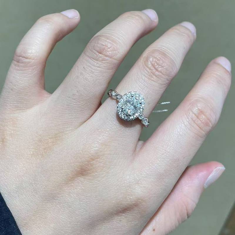 光臂奢华蛋形女戒S925银镀白金定制选款莫桑钻4.5ct/副石高碳钻